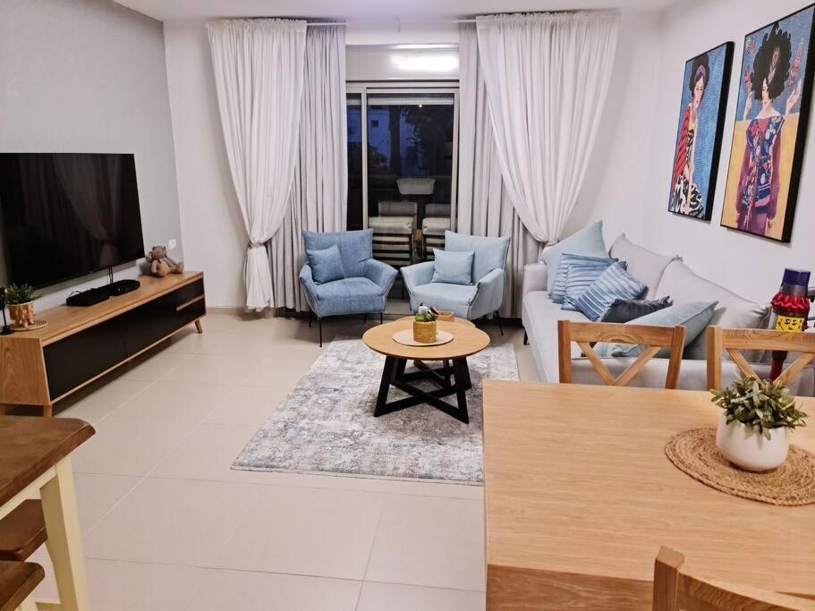 מרחק נגיעה בתקווה Daire Petach Tikva Dış mekan fotoğraf